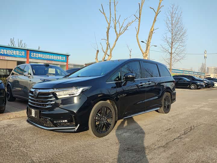 Фото 1 - Honda Odyssey