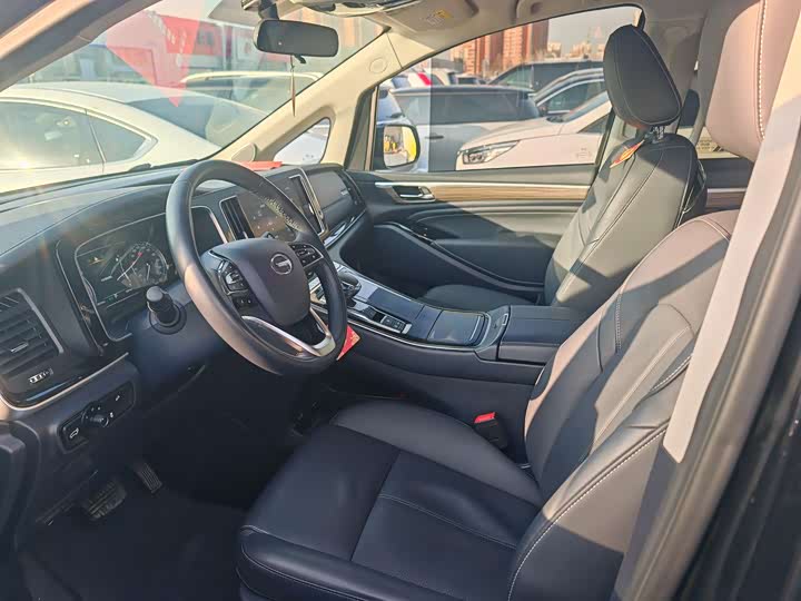 Фото 7 - GAC Trumpchi M8