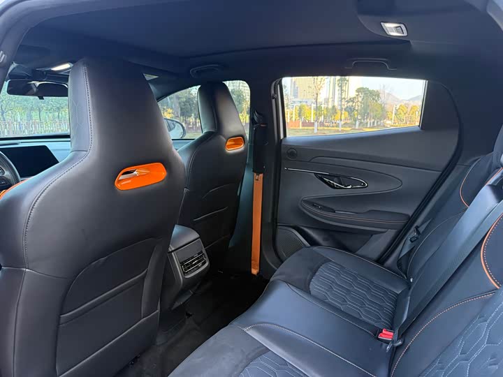 Фото 6 - Changan UNI-T