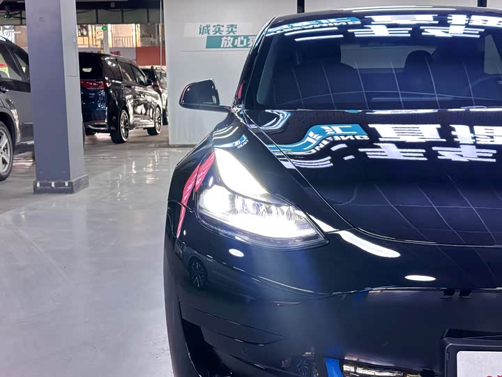 Фото 6 - Tesla Model Y