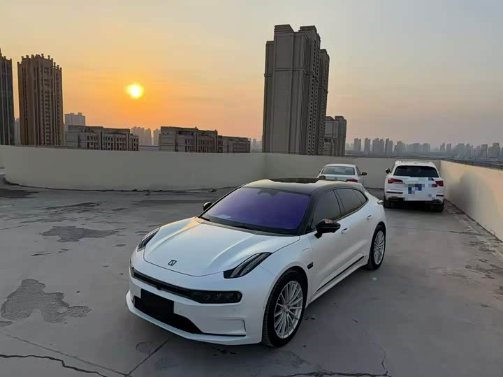 Фото 2 - Zeekr 001