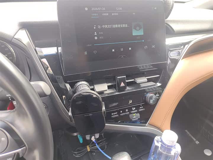 Фото 6 - Toyota Camry