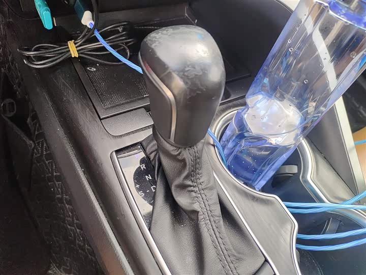 Фото 7 - Toyota Camry