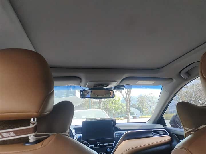 Фото 9 - Toyota Camry