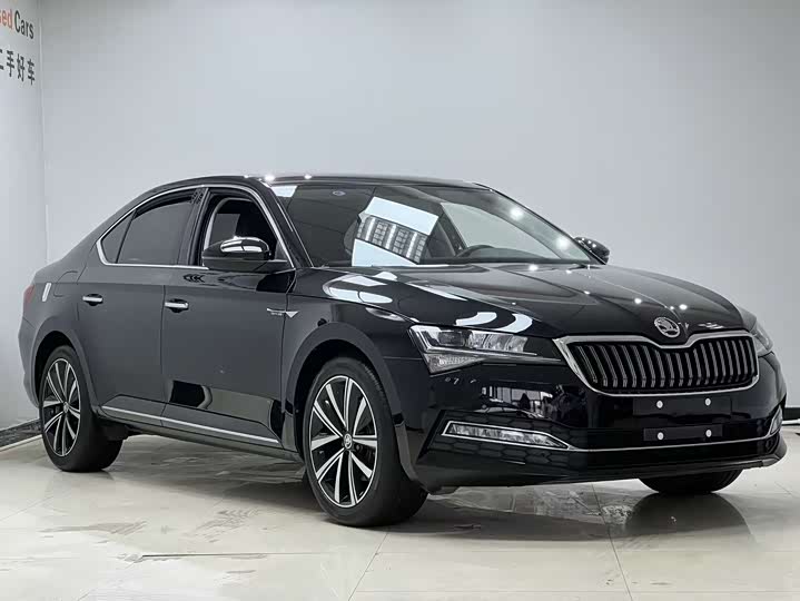 Фото 3 - Skoda Superb