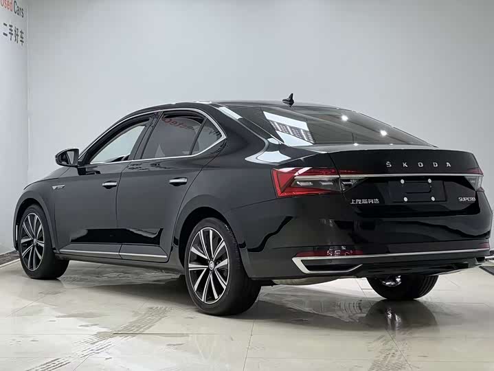 Фото 4 - Skoda Superb