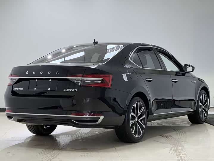 Фото 6 - Skoda Superb