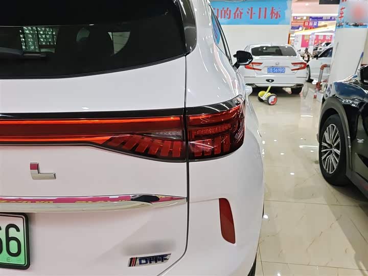 Фото 8 - Haval H6 Hybrid