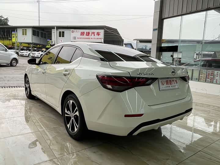 Фото 9 - Nissan Sylphy