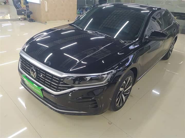 Фото 2 - Volkswagen Passat