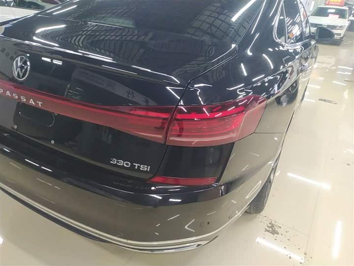 Фото 8 - Volkswagen Passat