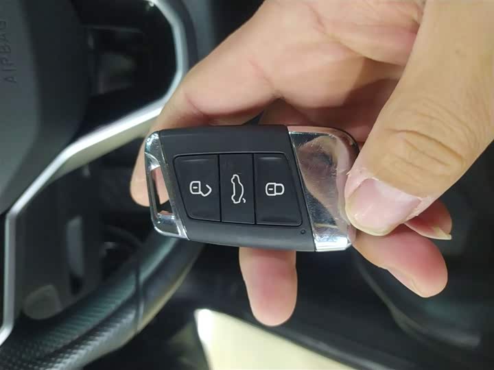 Фото 9 - Volkswagen Passat