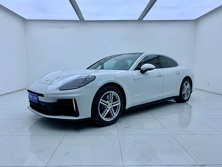 Фото 1 - Porsche Panamera