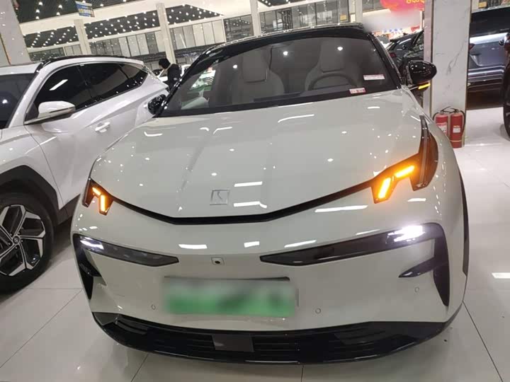 Фото 3 - Zeekr X