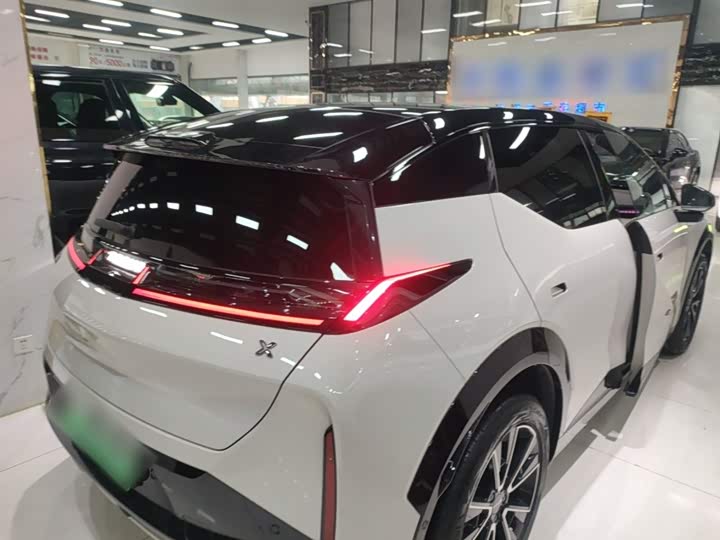 Фото 7 - Zeekr X