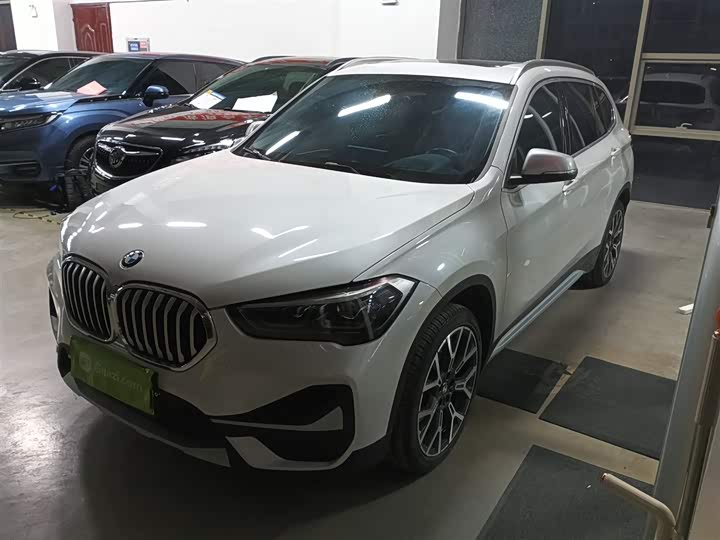 Фото 2 - BMW X1