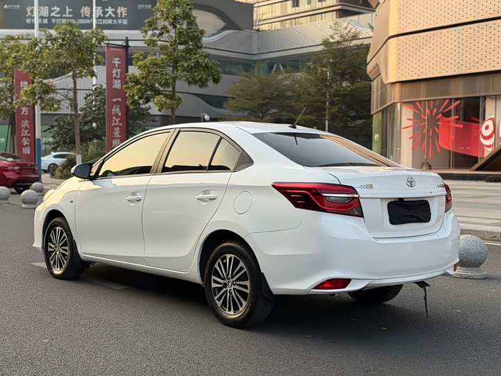 Фото 6 - Toyota Vios