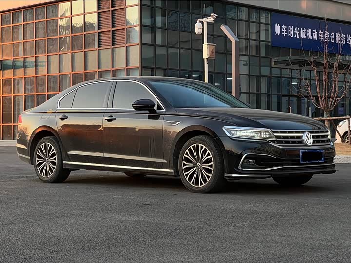 Фото 3 - Volkswagen Phideon