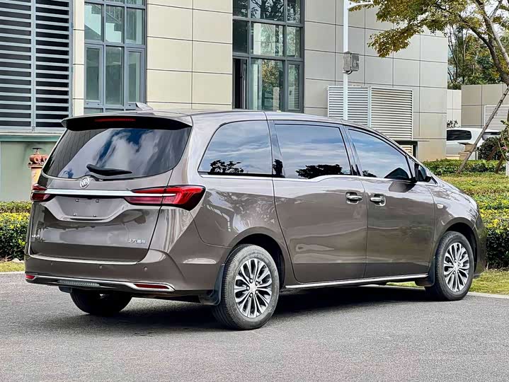 Фото 6 - Buick GL8 ES