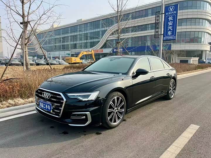 Фото 1 - Audi A6L