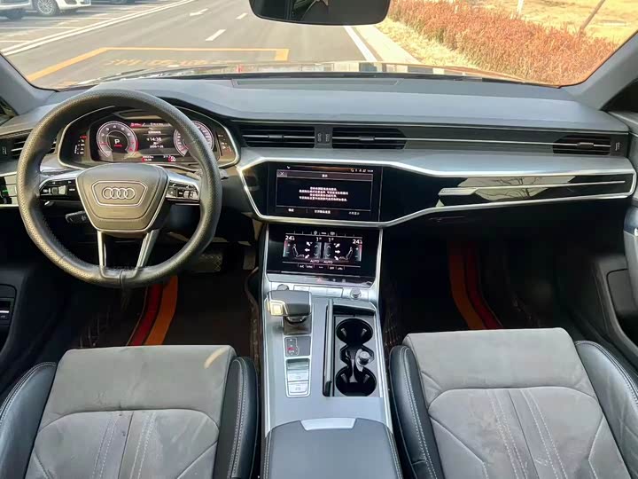 Фото 6 - Audi A6L