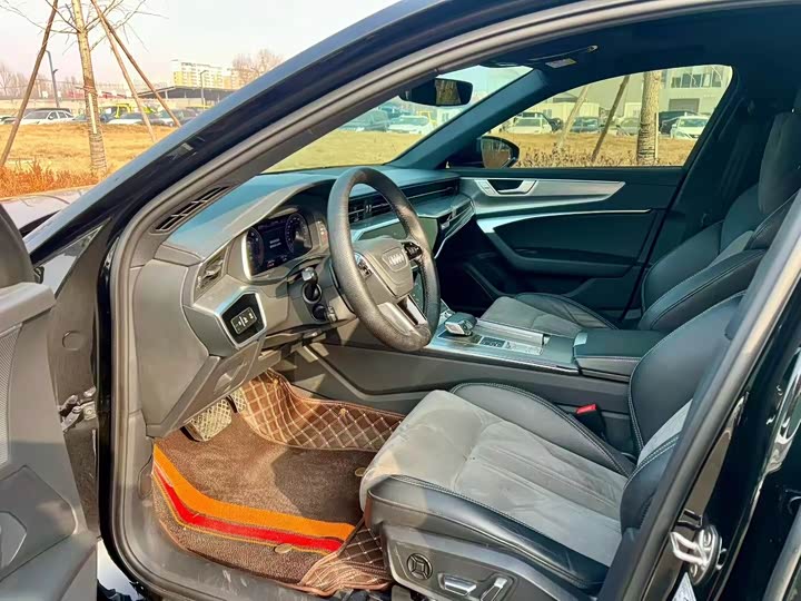 Фото 8 - Audi A6L