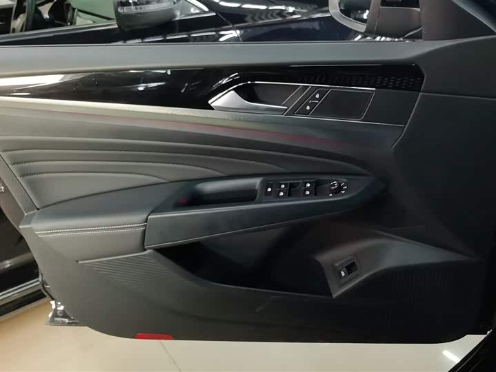 Фото 7 - Volkswagen Passat