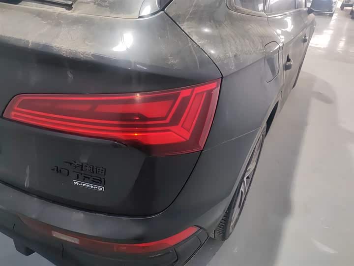 Фото 8 - Audi Q5L Sportback