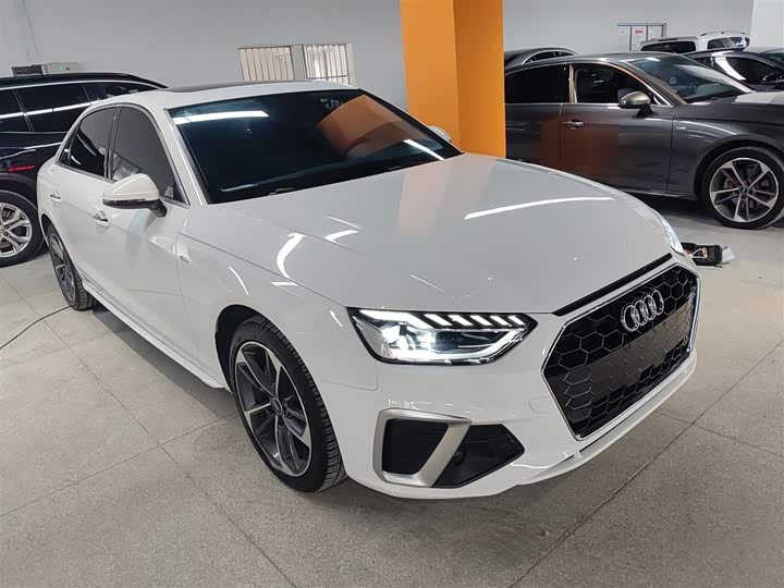 Фото 4 - Audi A4L