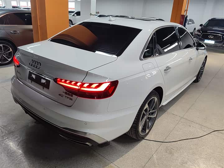 Фото 7 - Audi A4L