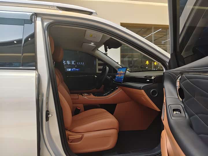 Фото 9 - GAC Aion V