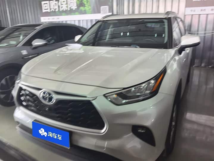 Фото 2 - Toyota Highlander