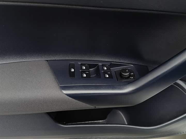 Фото 9 - Volkswagen Lavida