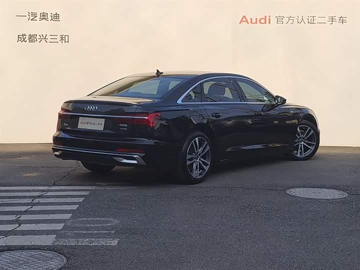 Фото 4 - Audi A6L