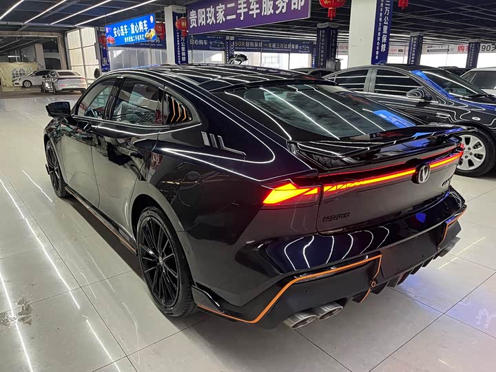 Фото 8 - Changan UNI-V