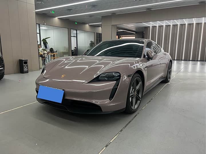 Фото 3 - Porsche Taycan