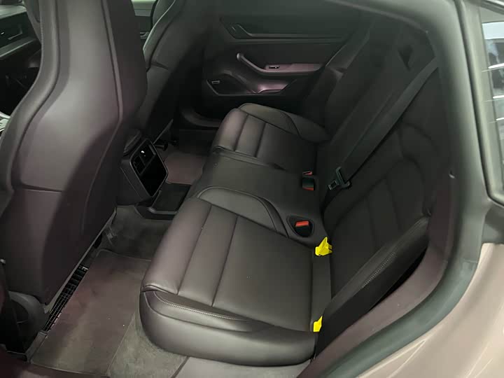 Фото 4 - Porsche Taycan