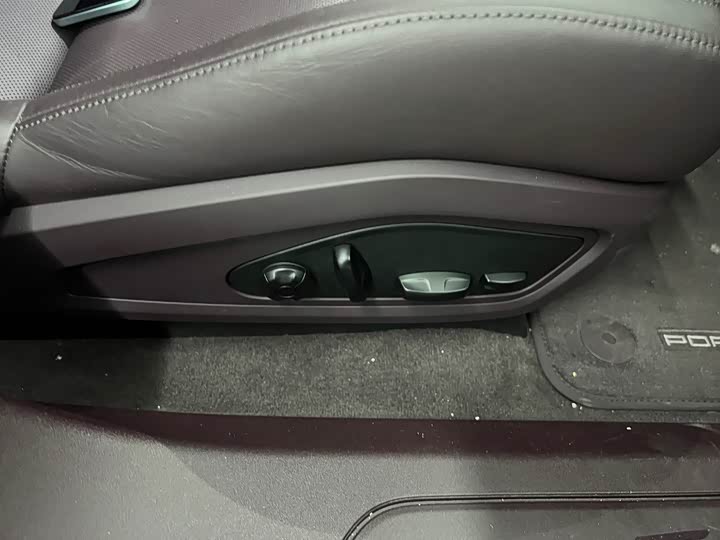 Фото 8 - Porsche Taycan