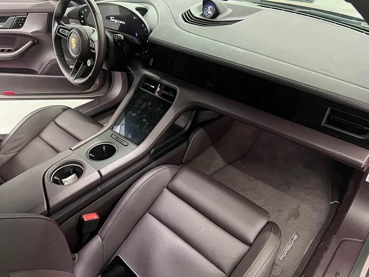 Фото 9 - Porsche Taycan