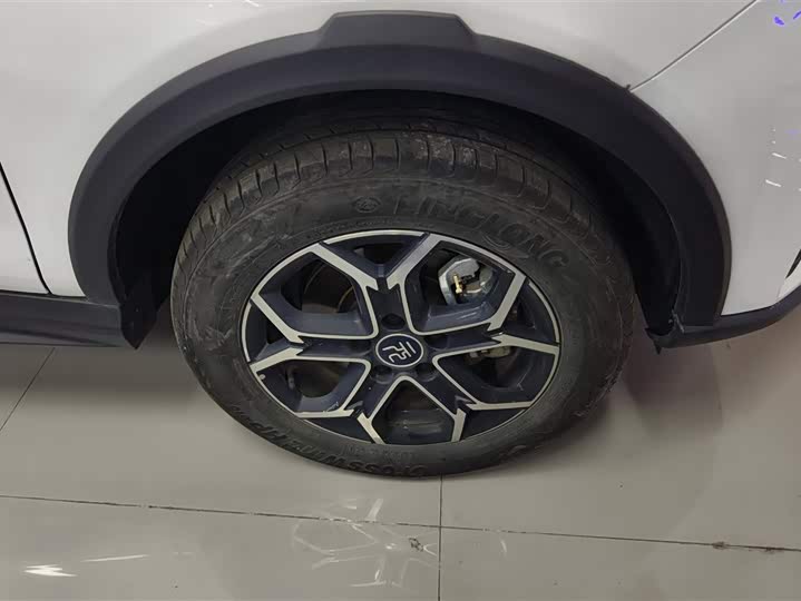 Фото 6 - BYD Yuan Pro