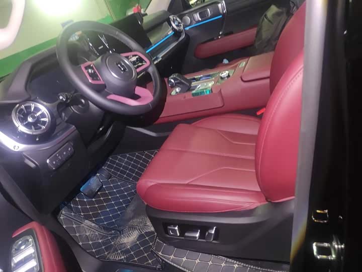 Фото 8 - Tank 400 Hybrid