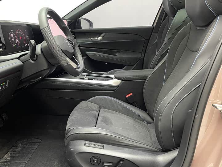 Фото 9 - Volkswagen Passat