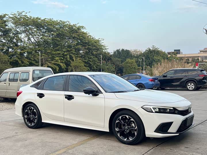 Фото 3 - Honda Civic