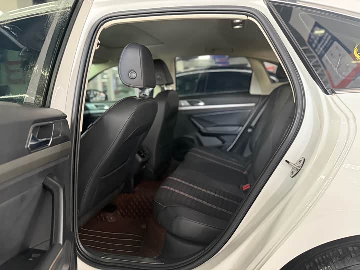 Фото 5 - Volkswagen Lavida