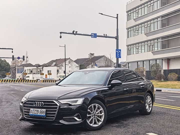 Фото 1 - Audi A6L