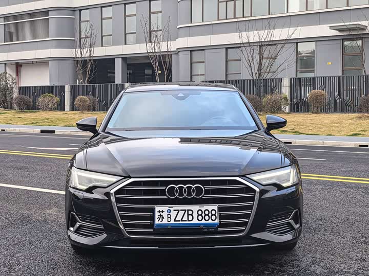 Фото 2 - Audi A6L