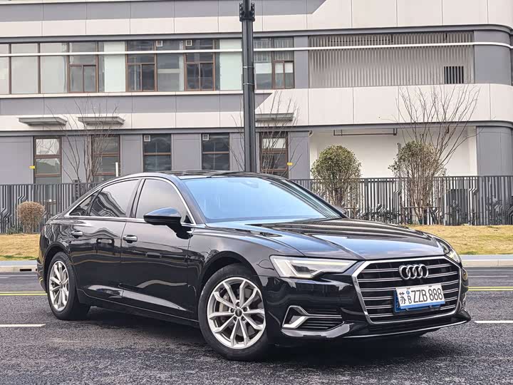 Фото 3 - Audi A6L