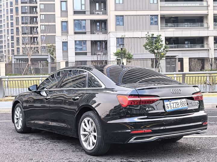 Фото 6 - Audi A6L