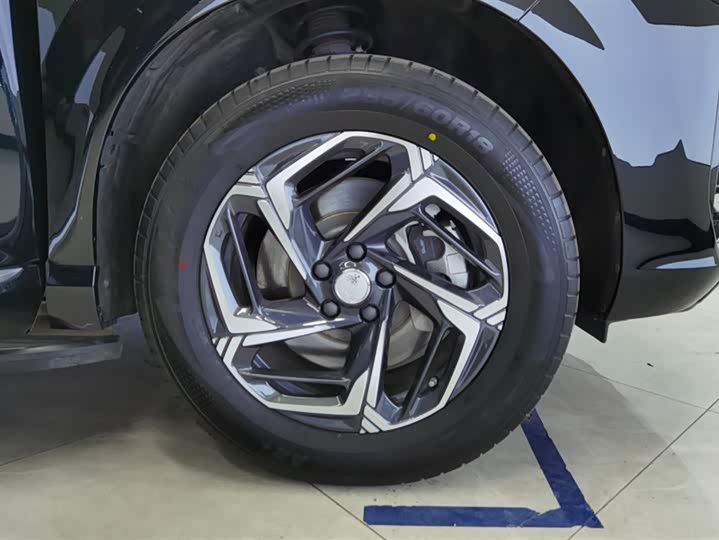 Фото 6 - Hongqi HS3