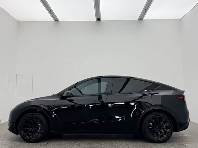 Фото 8 - Tesla Model Y